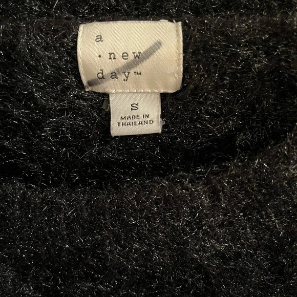 A NEW DAY~FUZZY BLACK SWEATER~SOFT~S-M - Picture 2 of 4